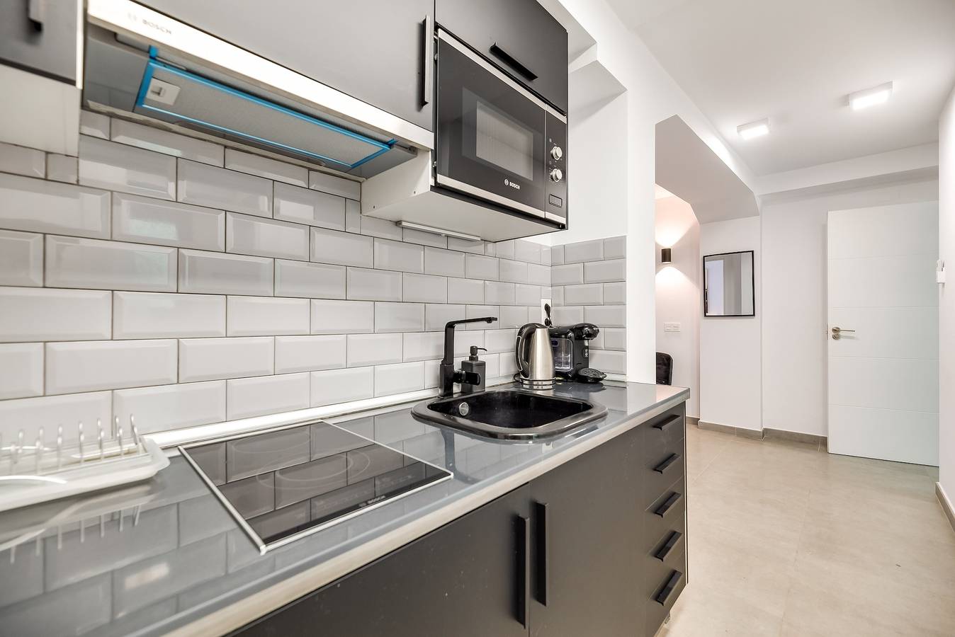 Entire apartment, Apartment 'Parkview Apartments 2' with Sea View, Wi-Fi and Air Conditioning in Marbella Centre, Marbella