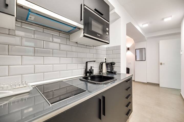 Entire apartment, Apartment 'Parkview Apartments 2' with Sea View, Wi-Fi and Air Conditioning in Marbella Centre, Marbella