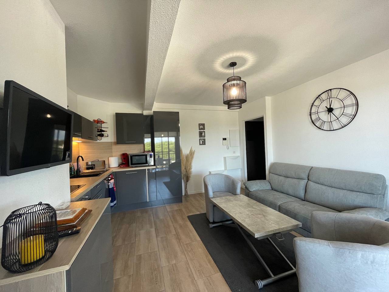 Appartement entier, T3 Rénové avec Loggia, Clim et Parking à Argelès-sur-Mer in Côte Vermeille, Argelès-sur-Mer