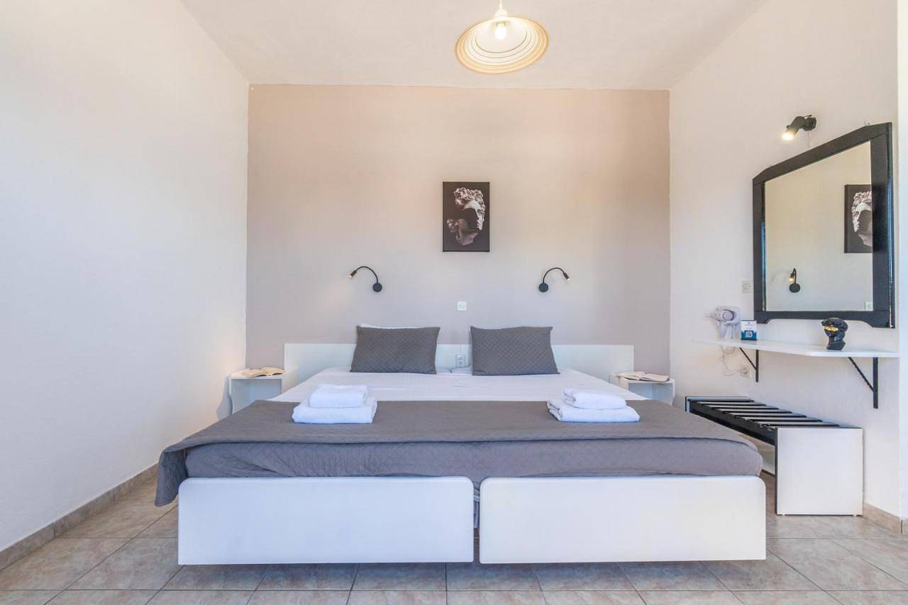 Saint Peter Bay Aparthotel in Kavos, Corfou
