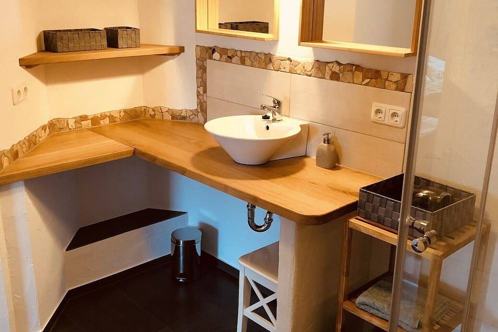Ganze Wohnung, Maisonette an der Traun, 50 qm, 1 separates Schlafzimmer in Traunreut, Landkreis Traunstein