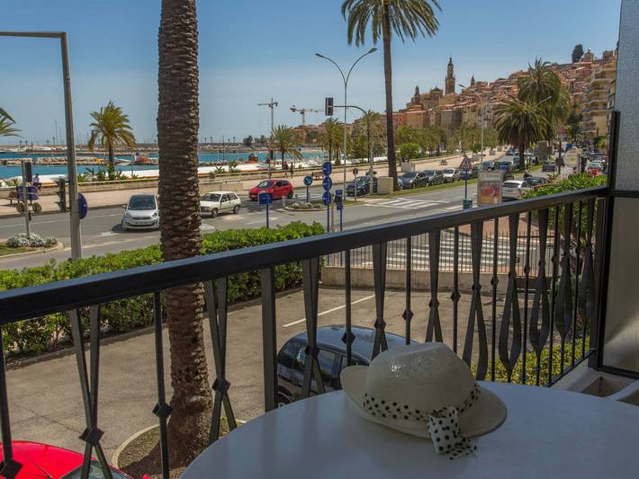 Location de vacances pour 2 personnes, avec Balcon et Terrasse dans les Alpes maritimes
