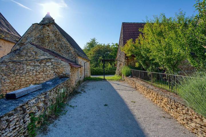 Location de vacances pour 9 personnes, avec jardin et piscine à Castels - 3