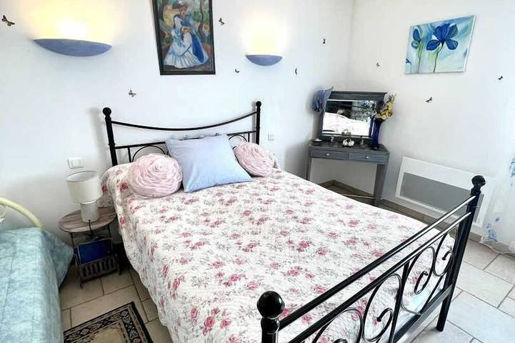 Location de vacances pour 5 personnes, avec jardin à Arzens - 2