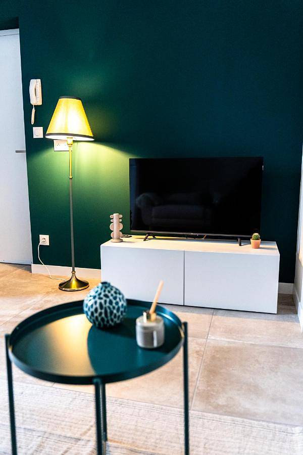 Appartement entier, Appartement chaleureux & confort, parking privé in Le Teil, Privas (arrondissement)