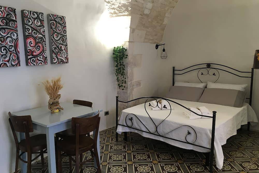 Independent apartment, ground floor, open space climate, bathroom, kitchenette in Martina Franca, Taranto Province