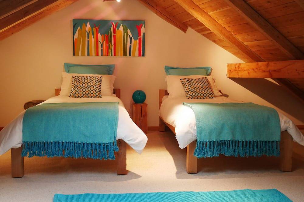 Chalet Wanaka, charme et prestige avec sauna et très belle vue montagne in La Salle-les-Alpes, Serre Chevalier