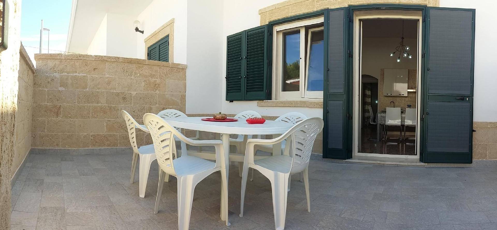 Apartamento vacacional entero, Acogedor apartamento con cuna, aire acondicionado y restaurantes cercanos in Campomarino Di Maruggio, Campomarino (apulia)