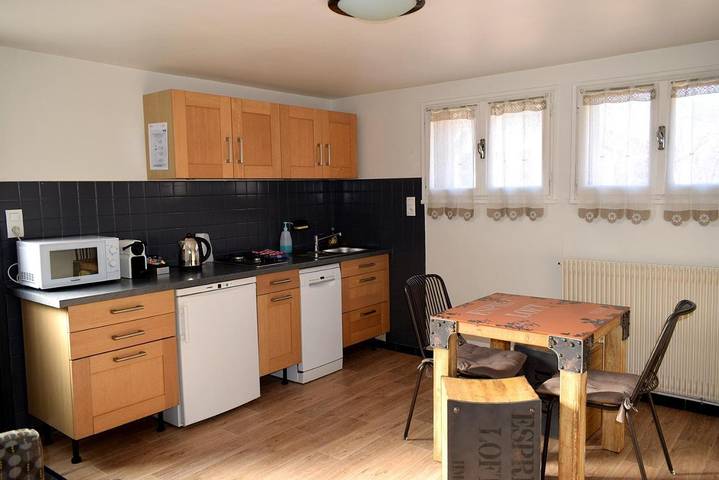 Gîte pour 2 personnes, avec Terrasse ainsi que Jardin et Vue à Aigueblanche