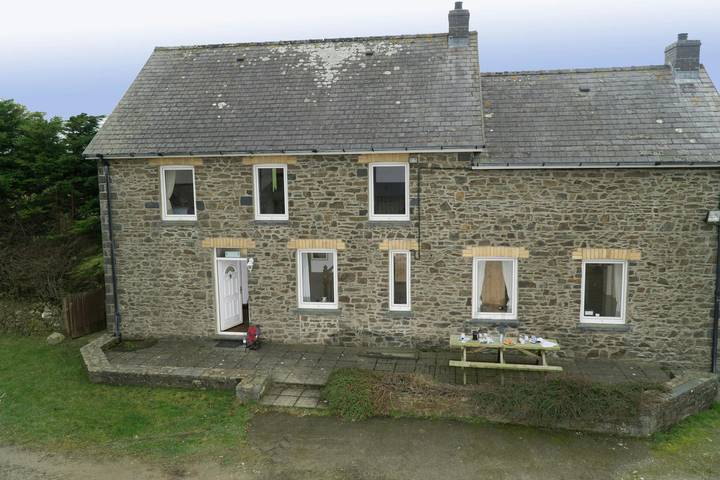 Cottage for 8 people, with garden in Cardigan Bay
