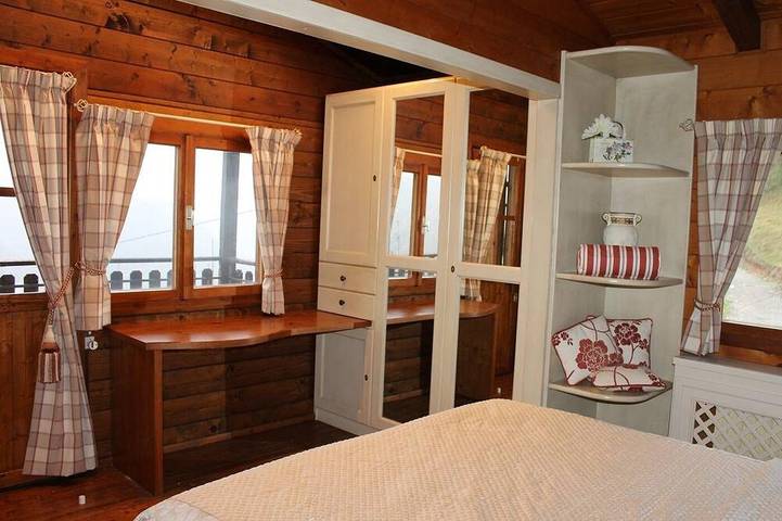 Bella, spaziosa casa di famiglia in un grazioso villaggio di montagna, vicino al Lago di Garda in Marmentino, Prealpi Gardesane