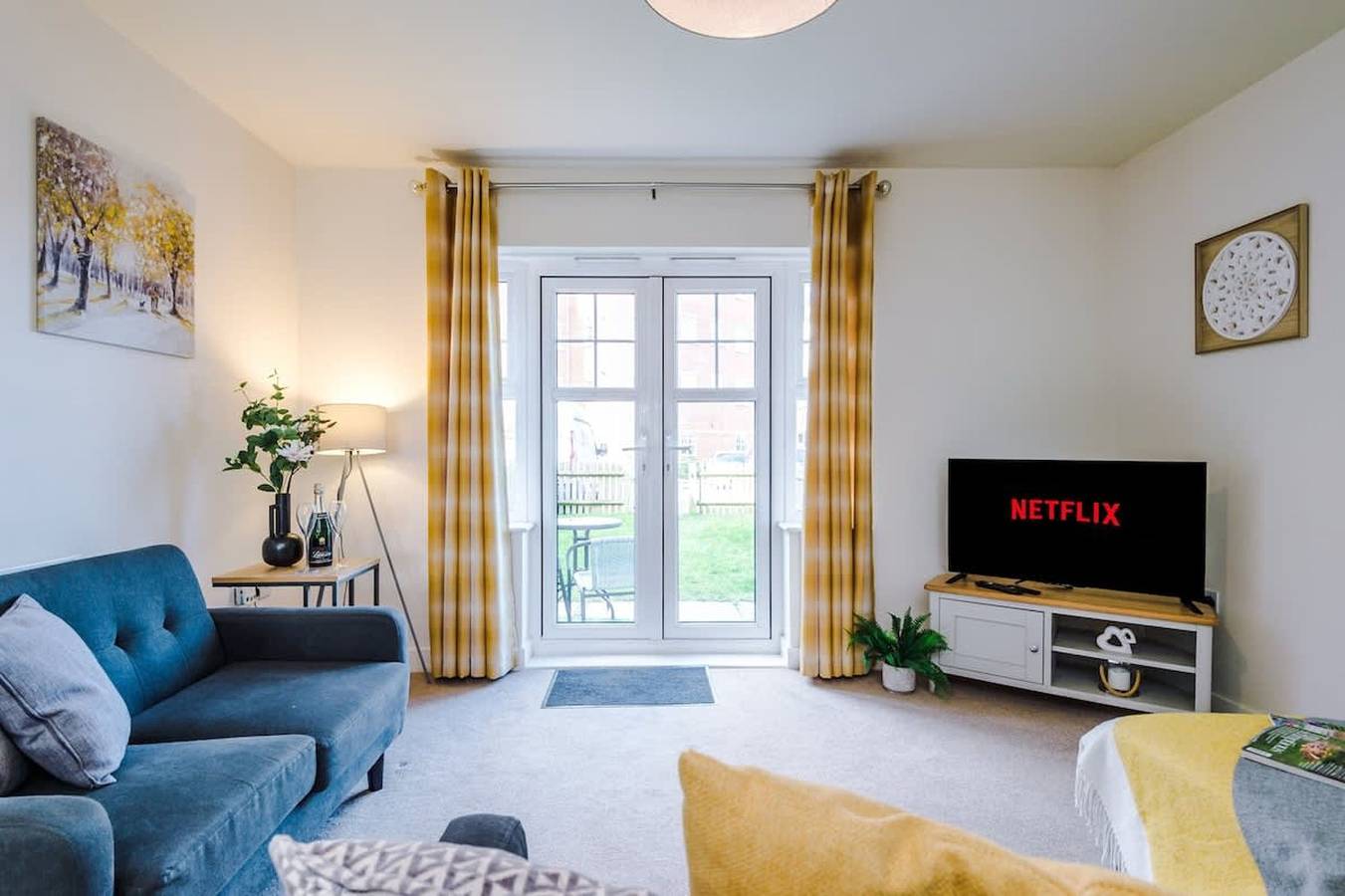 Entire apartment, Spacious home  ideal for professionals  sleeps 8 in Crewe, Cheshire East