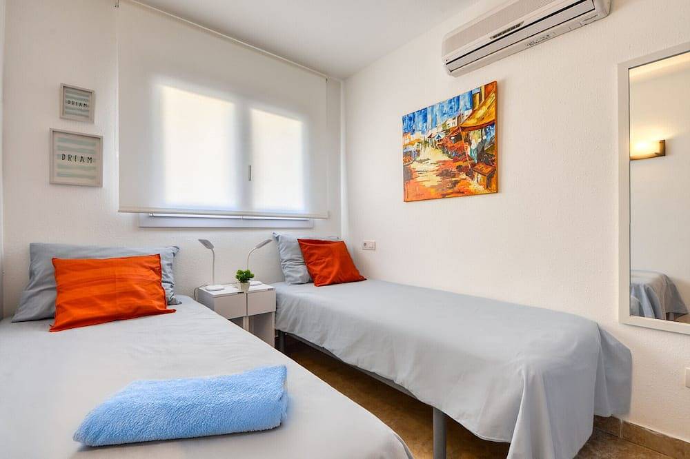 Entire apartment, Sun Village  P4 in Palau-saverdera, Upper Empordà