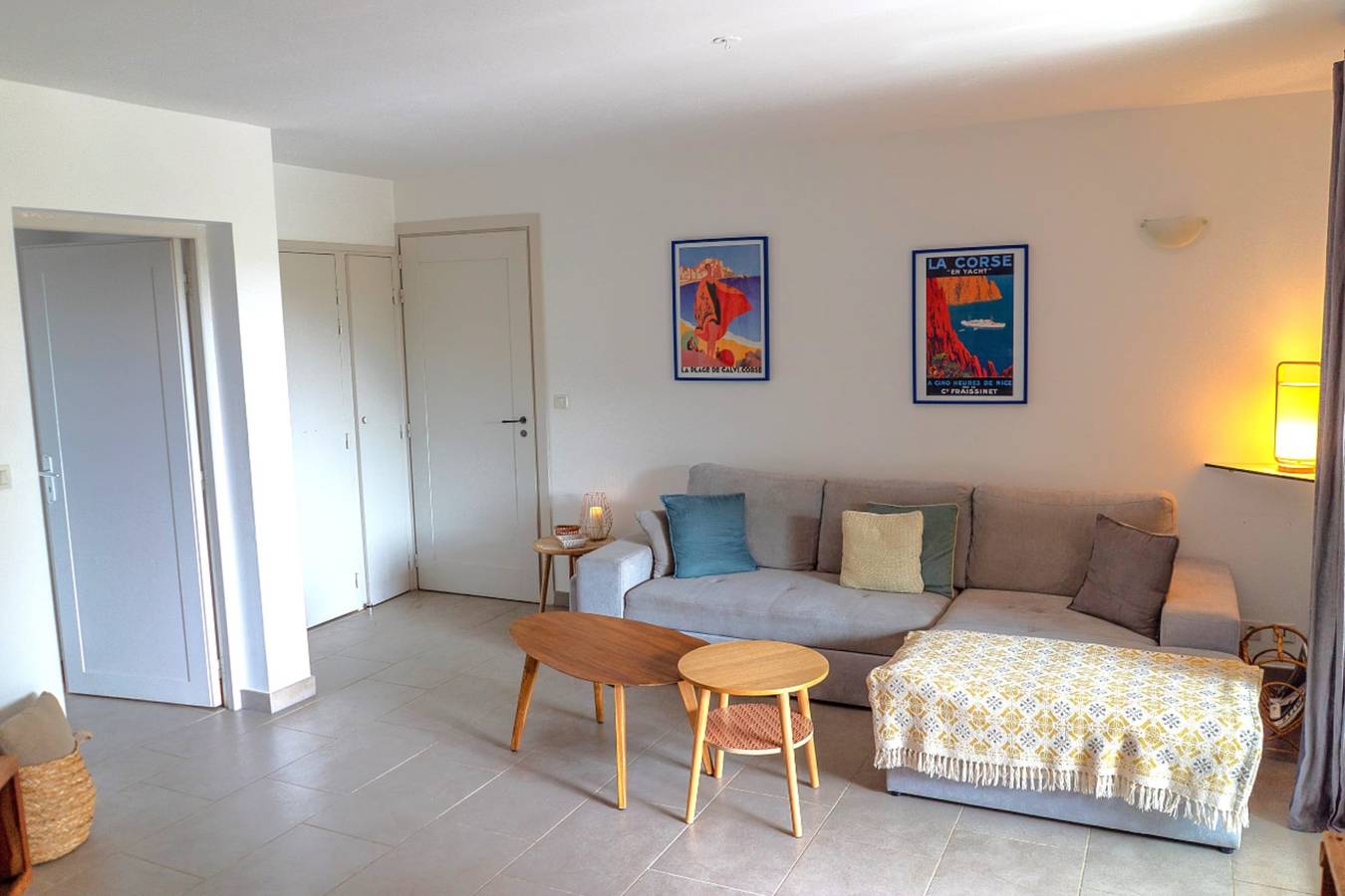 Ganze Ferienwohnung, Ferienwohnung für 7 Personen mit Terrasse in Pinarellu, Zonza