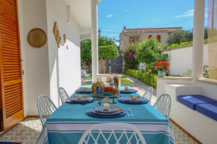 Ferienhaus für 9 Personen, mit Ausblick und Garten in Brindisi - 4
