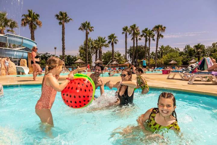 Camping für 4 Personen, mit Terrasse und Pool, mit Haustier in Hérault - 4