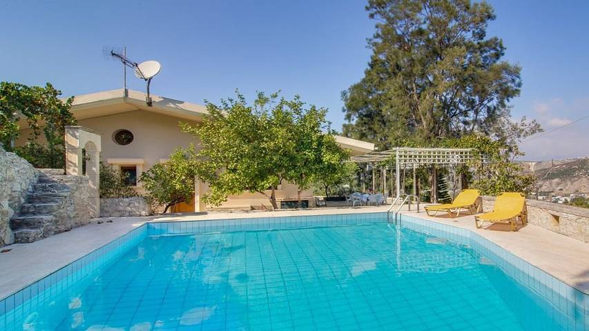 Ferienhaus für 5 Personen, mit Pool und Garten sowie Terrasse in Heraklion