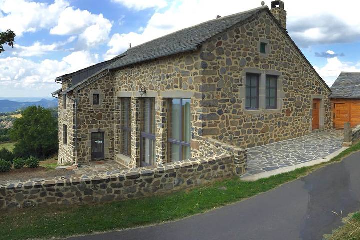 Gîte pour 12 personnes, avec jardin et terrasse dans Bigorre