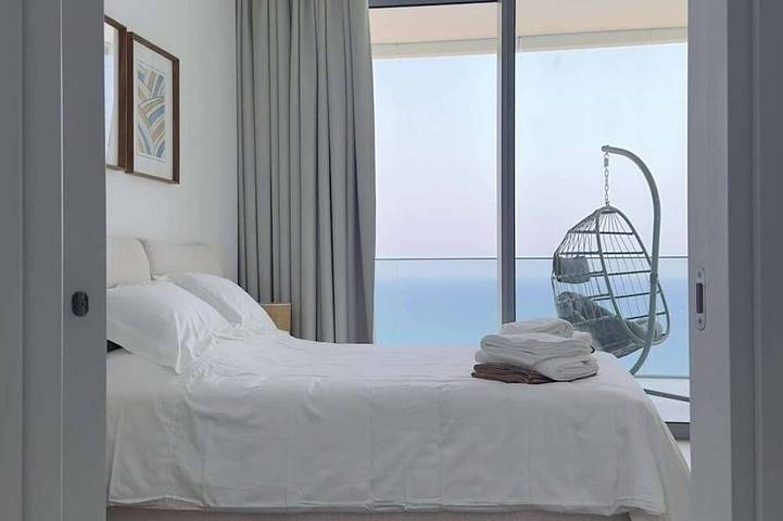 Appartement entier, Beachfront Apt w/Balcony & Exclusive Facilities in Limassol, Chypre du Sud