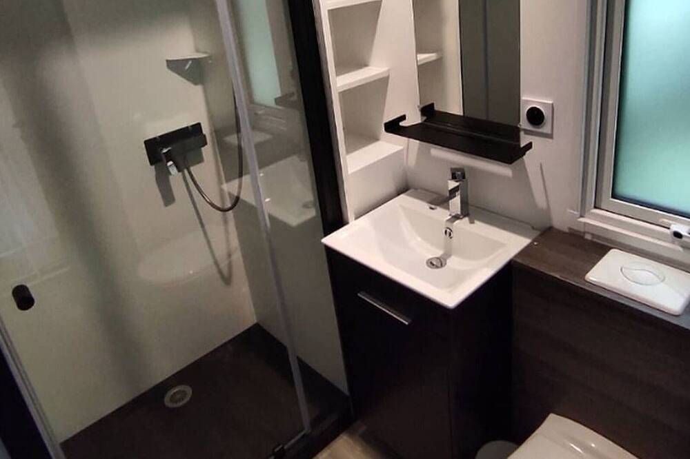 Casa móvil 20m² con Terraza - 1 Habitación, 2 Personas in Challes-les-Eaux, Chambéry region