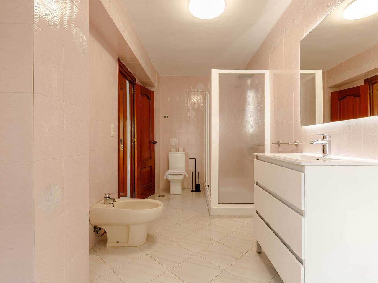 Entire apartment, Seafront apartment in Torre del Mar, 2 bedrooms, air conditioning in Playa de Torre del Mar, Torre del Mar