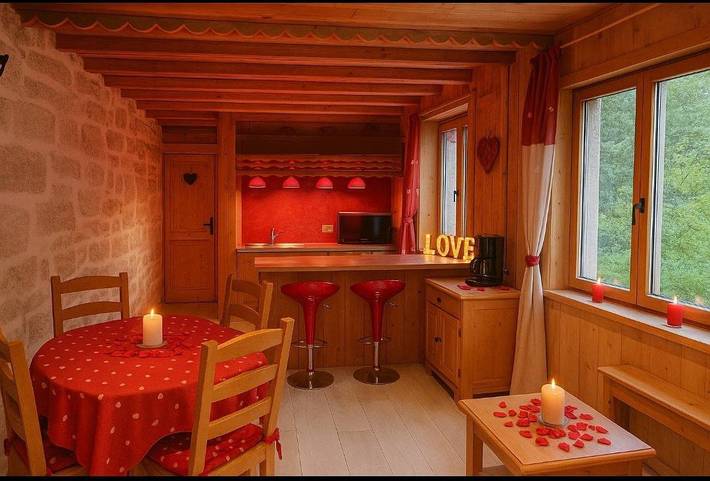 Gîte pour 3 personnes, avec jardin et terrasse ainsi que jacuzzi et sauna dans le Jura - 2