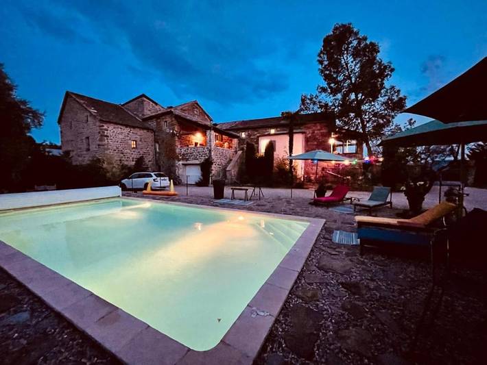 Location de vacances pour 8 personnes, avec piscine ainsi que jardin et vue à Planzolles - 4