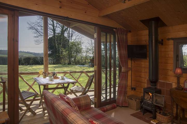 Romantic glamping cabin near beautiful Rye in Sussex Est