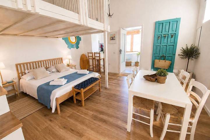Ganze Wohnung, A small studio apartment in the historic center of Bacoli, just a stone's throw from the sea. in Bacoli, Neapel Provinz