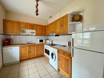 Gîte for 6 Guests in Alleyrac, Haute-Loire, Picture 2