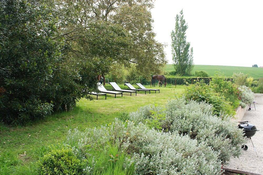 Great Ancient Renovated with fireplace and billiards in Saint-Benoît-de-l'Aure, Bayeux region