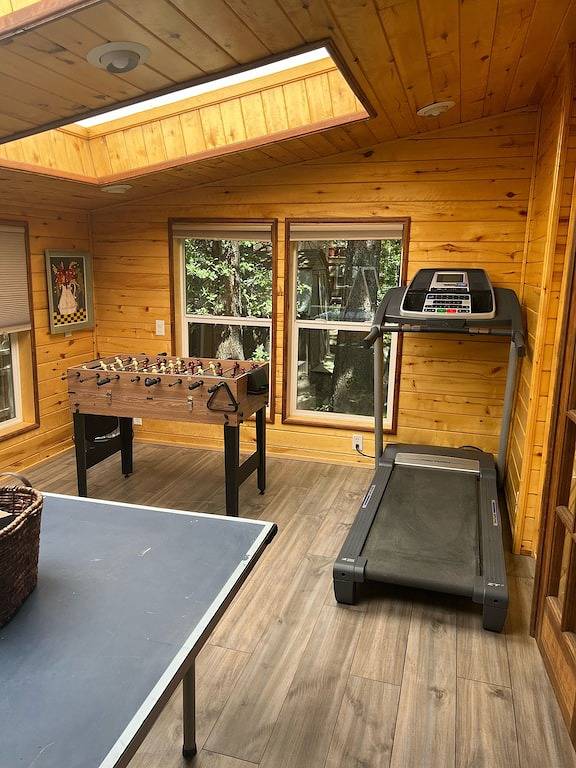 Vacation rental for 13 people, with yard and hot tub in Flagstaff