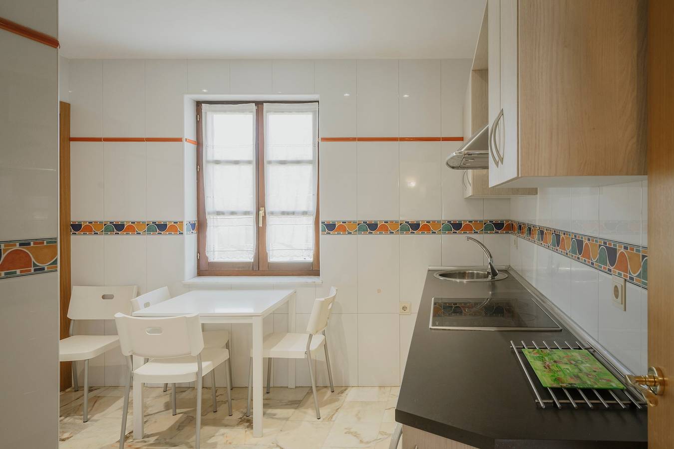 Casa de vacaciones 'Don Camino Premium' con terraza privada, balcón y Wi-Fi in Villalcázar de Sirga, Provincia de Palencia