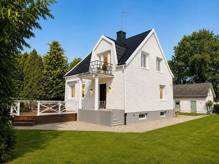 Ferienhaus für 9 Personen, mit Balkon und Terrasse sowie Garten in Älmhult