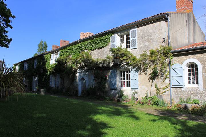Gîte pour 6 personnes, avec jardin ainsi que terrasse et jacuzzi à Angles - 2