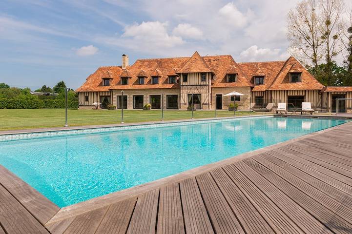 Gîte pour 20 personnes, avec terrasse et jardin à Vauville
