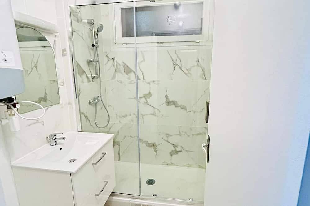 Apartamento entero, Studio - All Inclusive - Proche Aéroport Cdg & Orly/paris/disney/châteaux in Noisy-le-Grand, Sena-Saint Denis