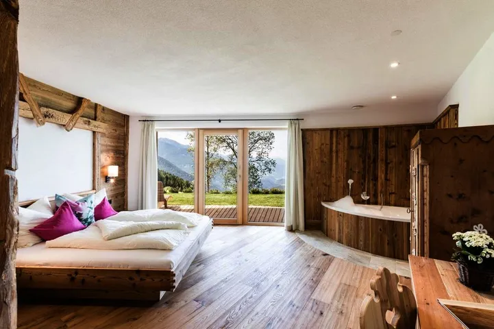 Hotel per 3 persone, con piscina e giardino nonché panorama - 1