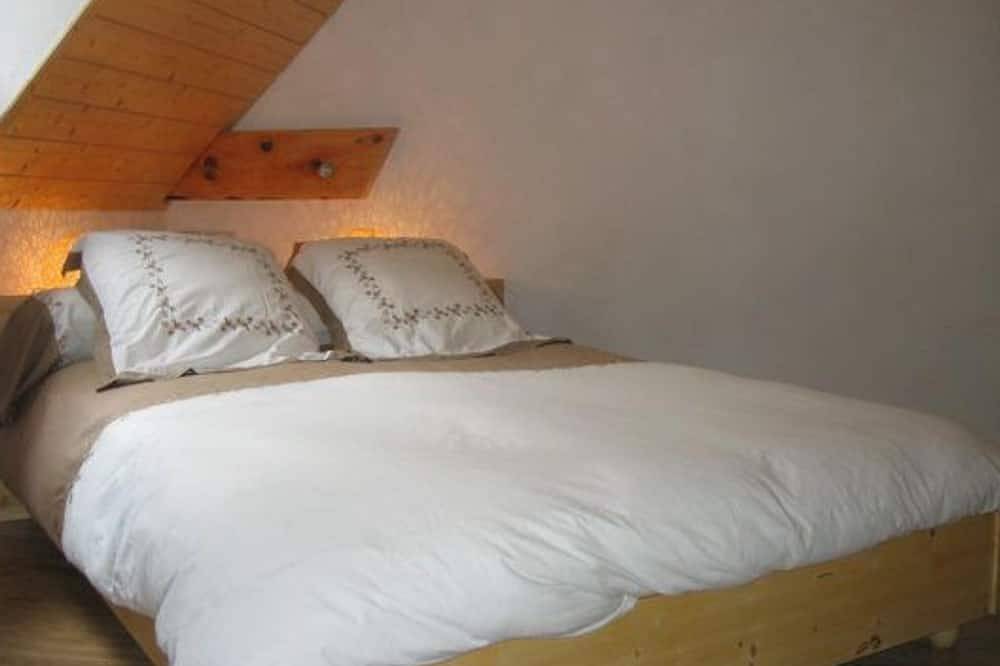 Appartement entier, Gîte 4-6 personnes avec vue exceptionnelle sur les sommets Pyrénéens in Préchac, Parc national des Pyrénées