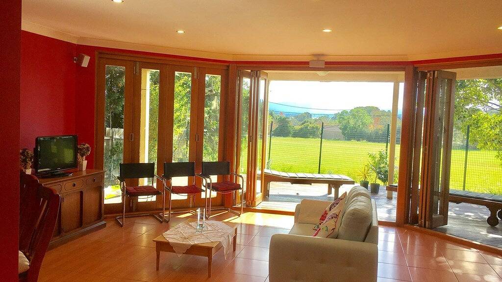 Geräumige Natur Flucht in Oak Flats, Illawarra