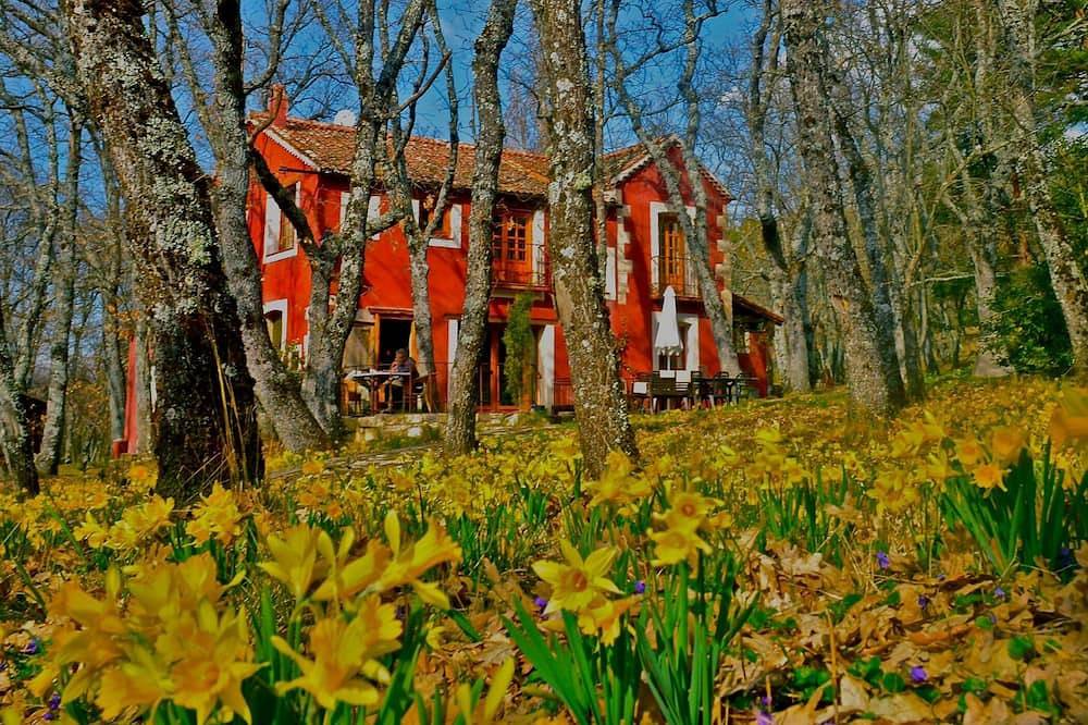 Una casa mágica en el corazón del parque de Guadarrama in Collado Hermoso, Sierra de Guadarrama
