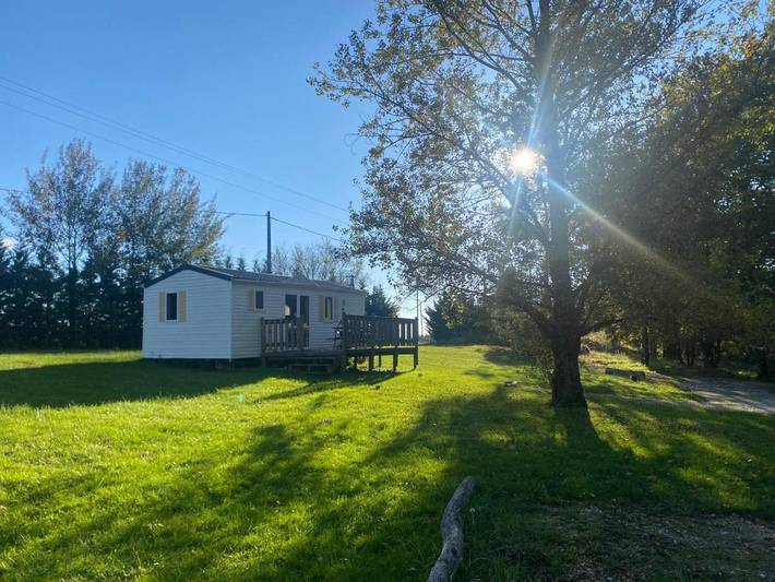 Location de vacances pour 4 personnes, avec Terrasse ainsi que Jardin et Piscine à Le Fouilloux
