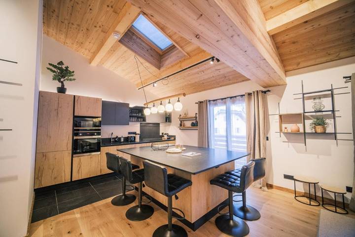 Gîte pour 8 personnes, avec balcon et vue, adapté aux familles dans Office De Tourisme Des Houches - 2