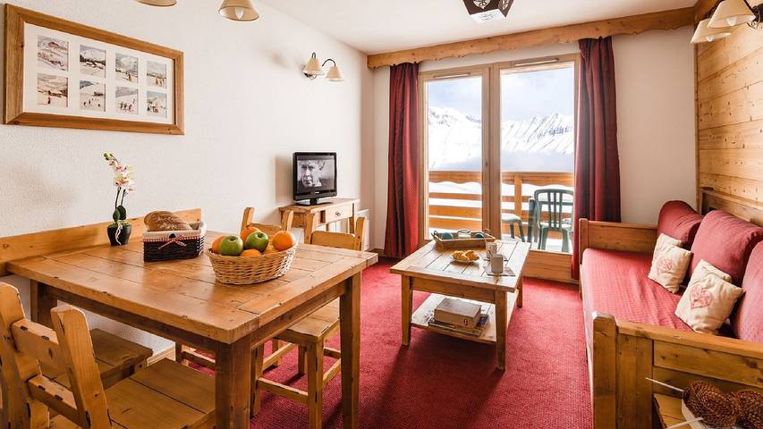 Chalet pour 4 personnes, avec piscine et balcon à Fontcouverte-la-Toussuire