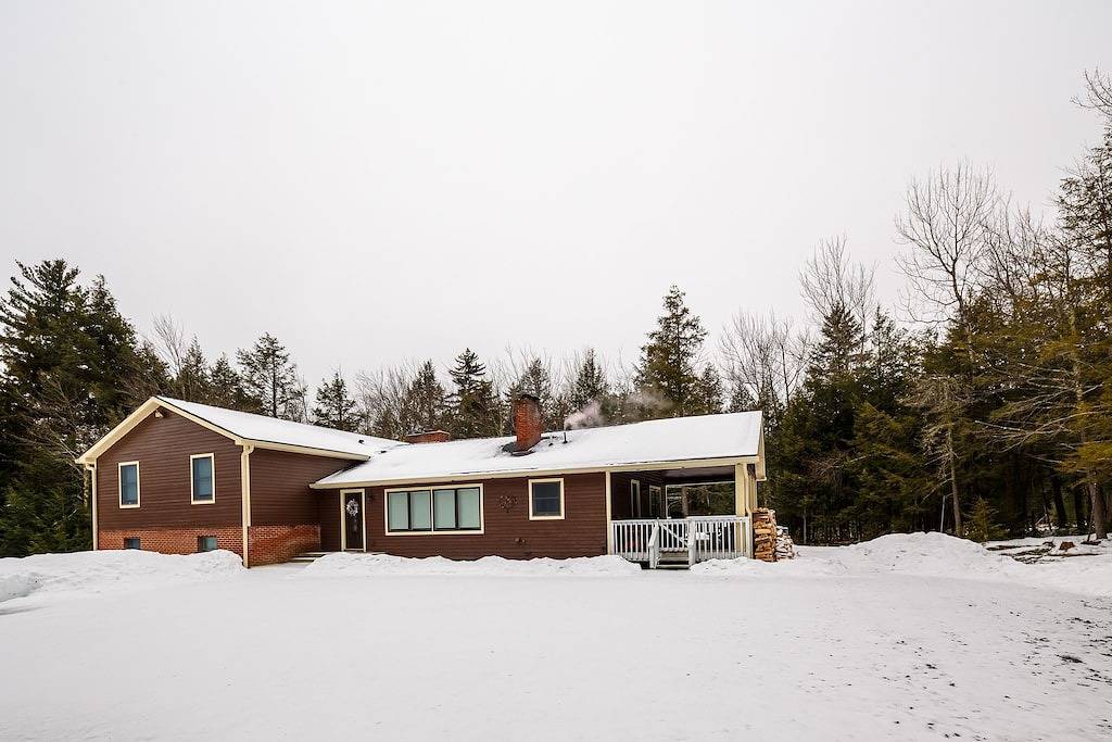 Game Room + Hot Tub + Close to Skiing! in Catskill Mountains