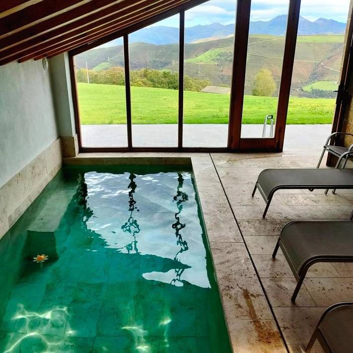 Chalet para 8 personas, con jardín además de piscina y vistas en Montañas de Burgos