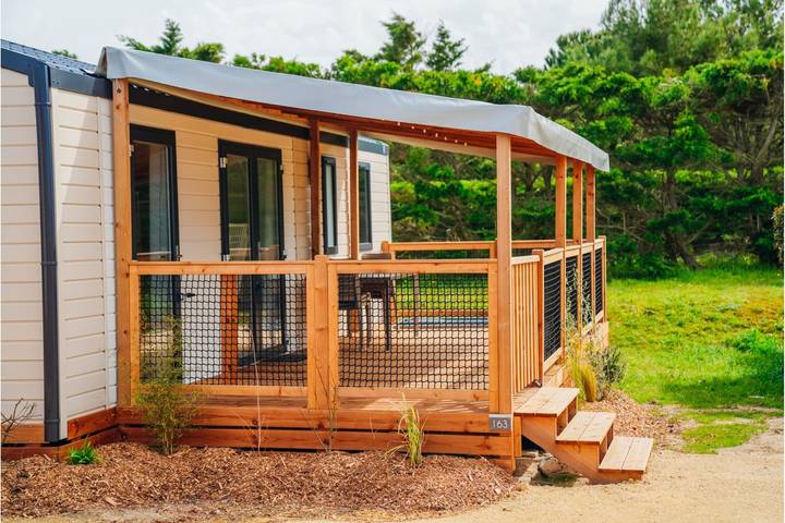 Location de vacances pour 6 personnes, avec jacuzzi ainsi que piscine et terrasse, animaux acceptés dans Plage des sables d'or