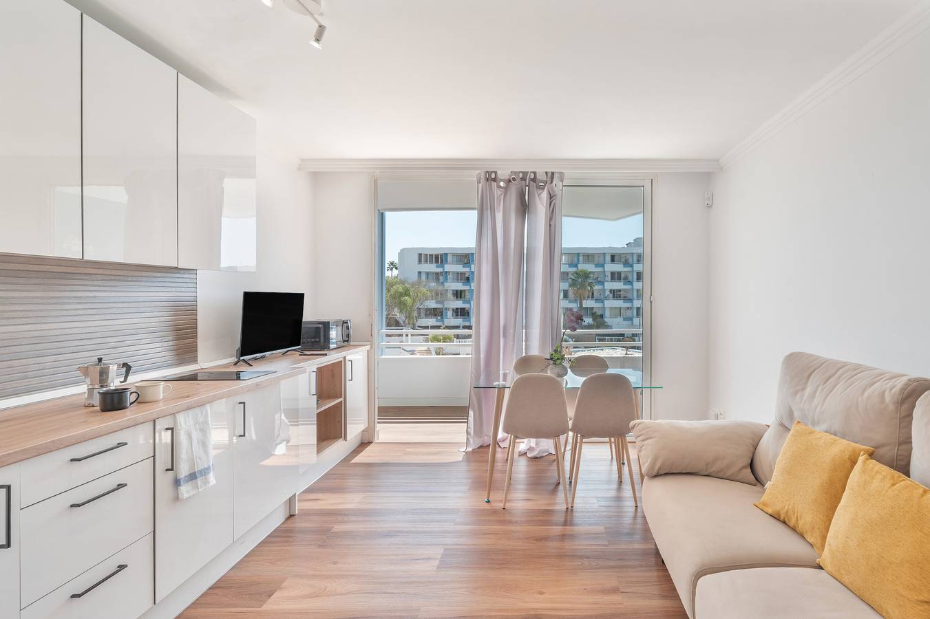 Ganzes Studio, Ferienstudio 'Golf Del Sur' mit Gemeinschaftspool, Balkon und Wlan in Las Adelfas, San Miguel de Abona