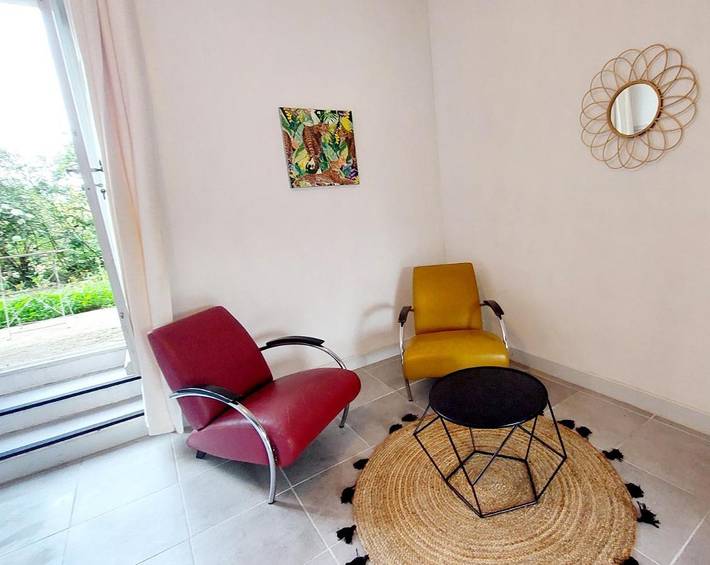 Gîte pour 2 personnes, avec jardin et piscine ainsi que terrasse et vue à Peyriac-Minervois - 2