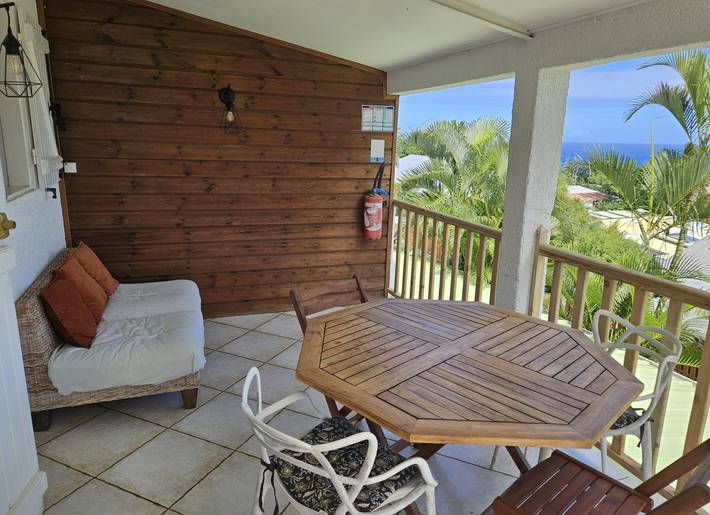 Gîte pour 2 personnes, avec piscine ainsi que terrasse et jardin à Saint-Leu - 3